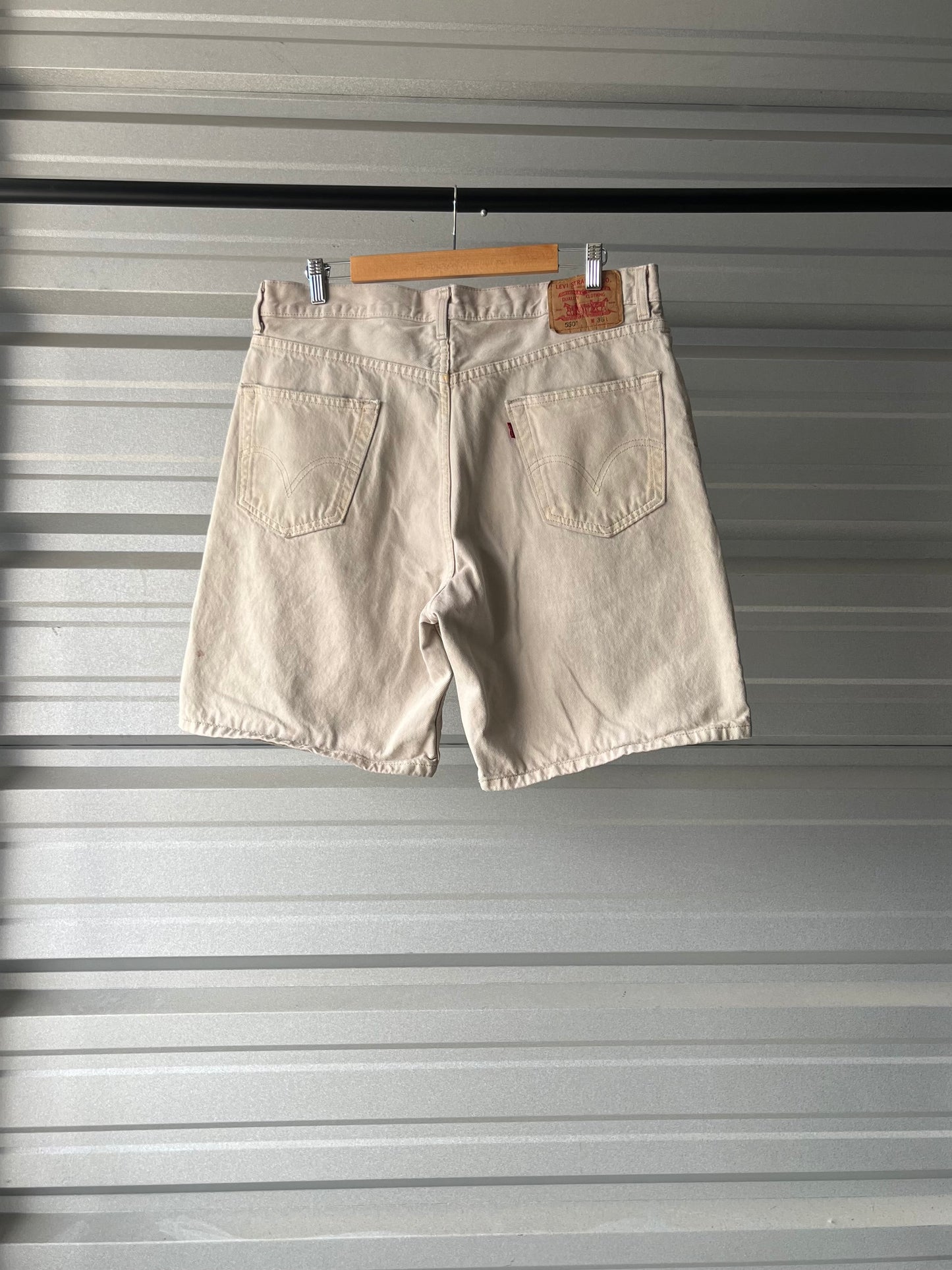 Vintage Levi’s 550 Beige Denim Shorts - 36