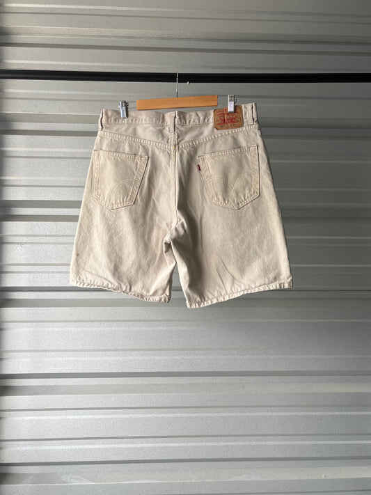 Vintage Levi’s 550 Beige Denim Shorts - 36