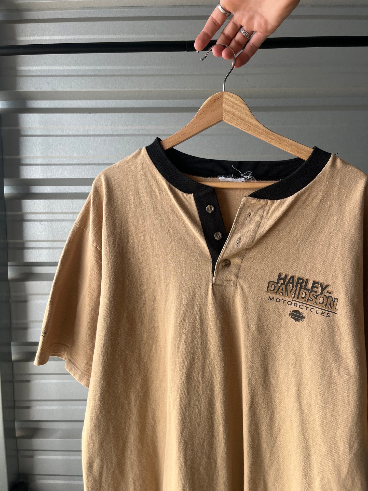 Vintage Tan Harley Davidson Henley T-Shirt - XL