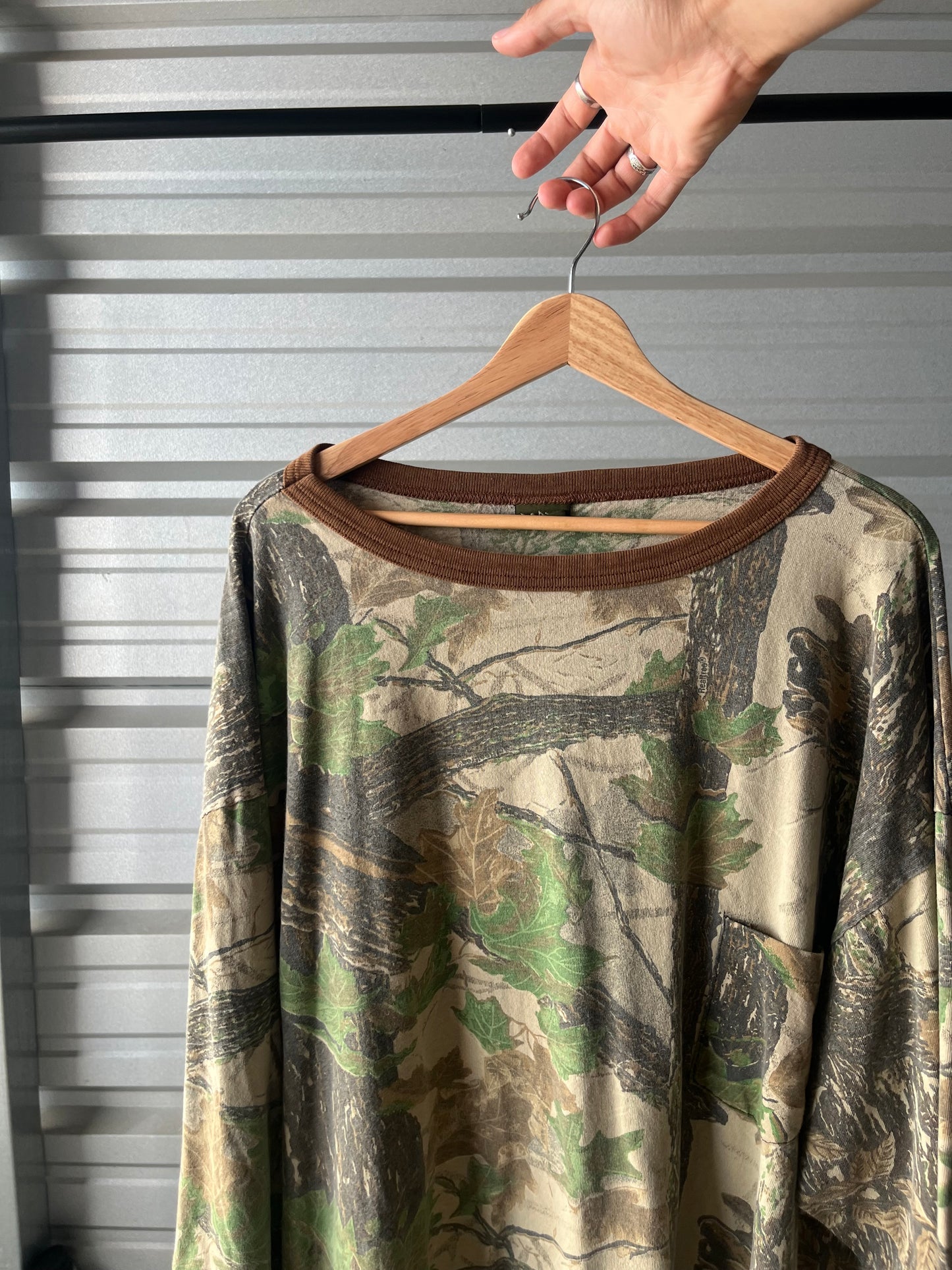 Vintage Long Sleeve Camo Pocket T-Shirt - XL