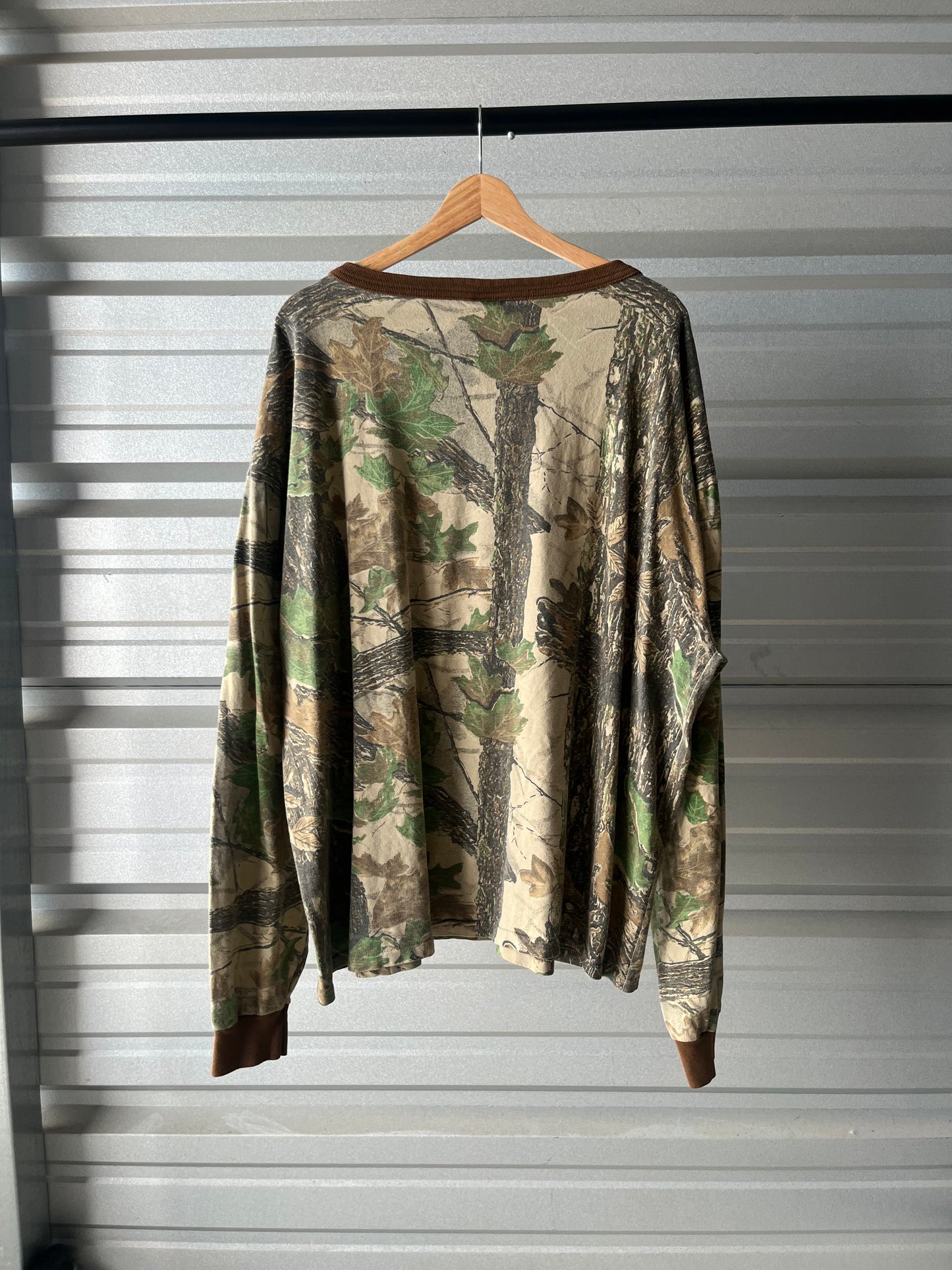Vintage Long Sleeve Camo Pocket T-Shirt - XL