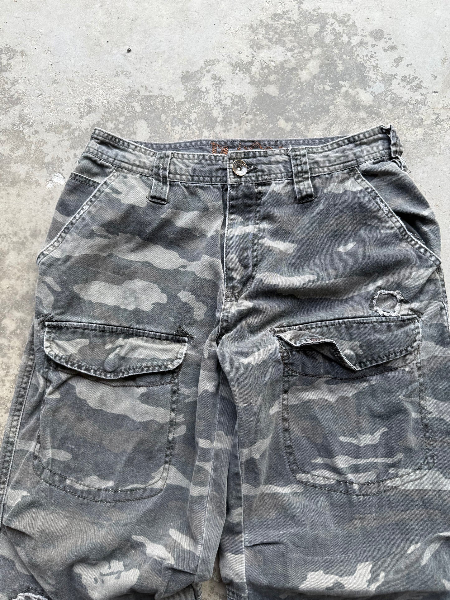 Vintage Plugg Baggy Camo Pants - 30