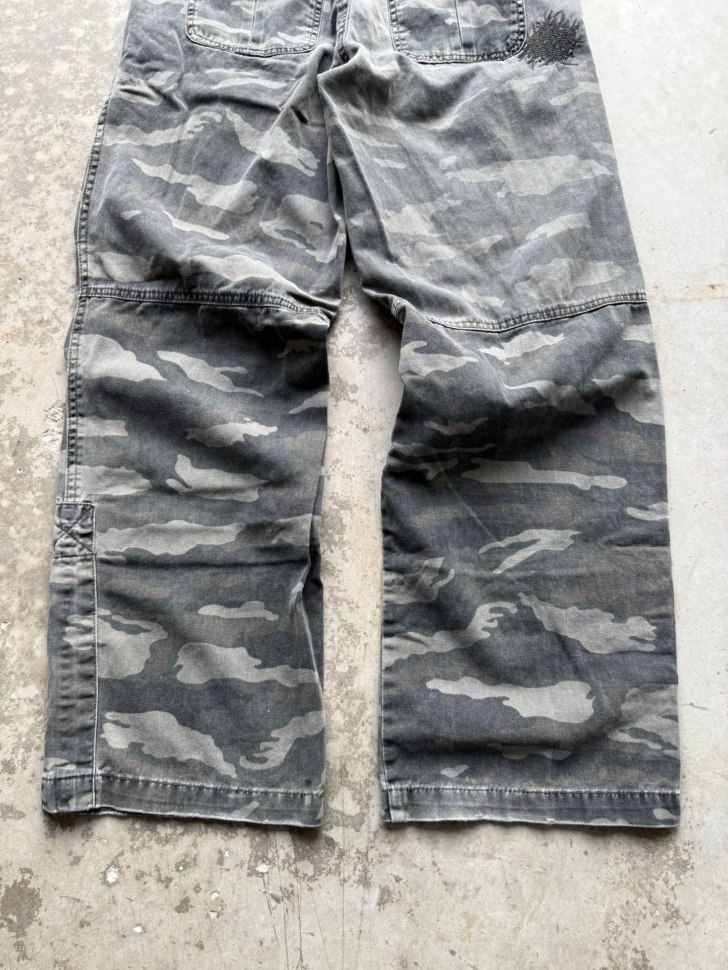 Vintage Plugg Baggy Camo Pants - 30
