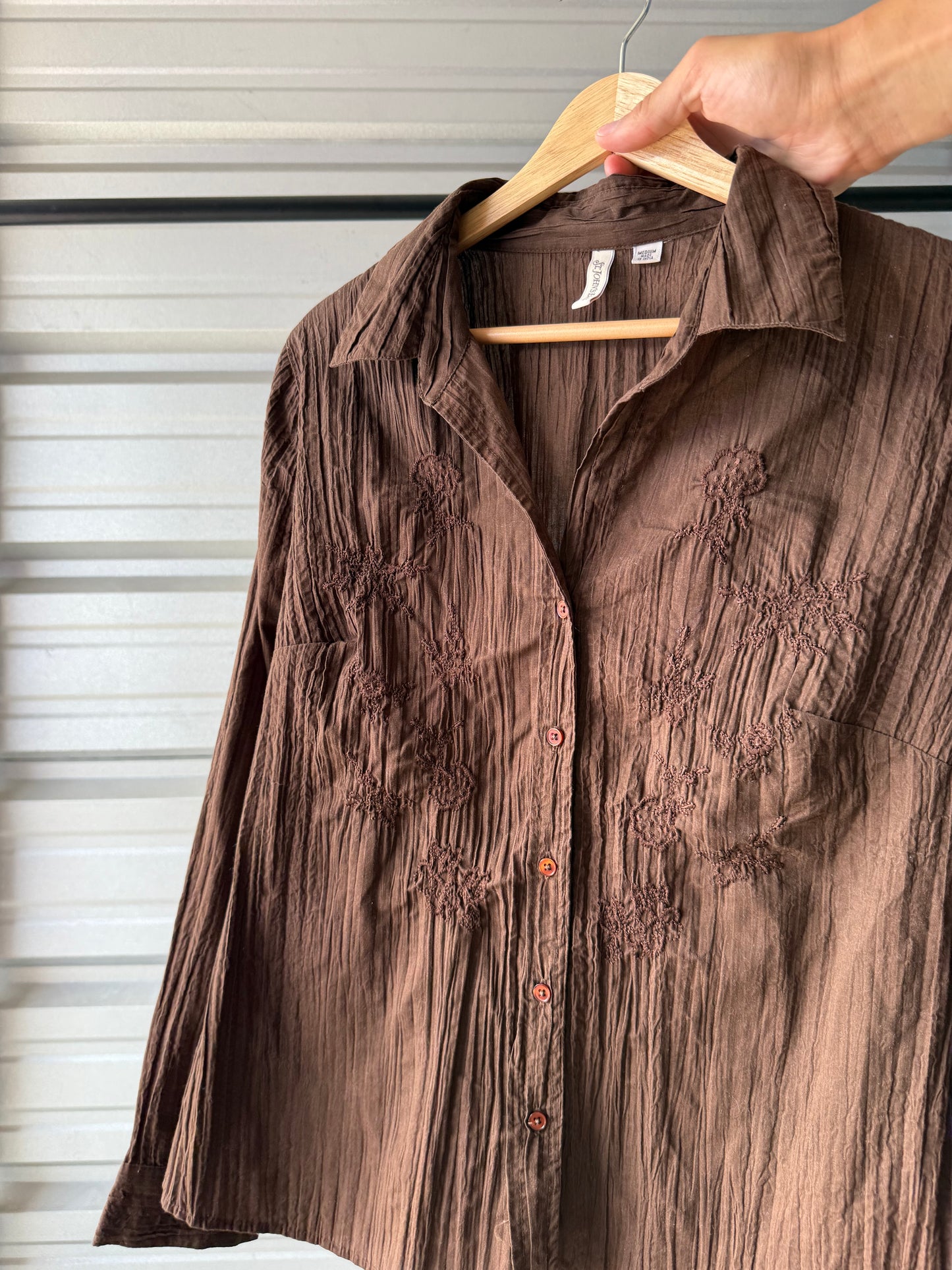 Vintage St. John’s Bay Brown Twisted Button UP - Medium