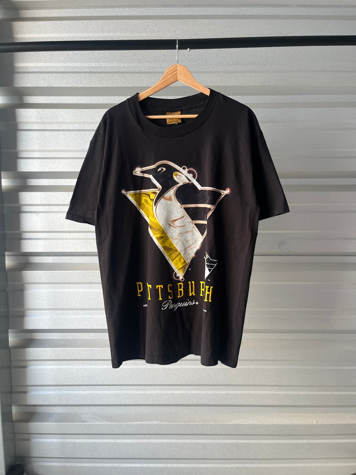 Vintage Pittsburgh Penguins Graphic T-Shirt - Large