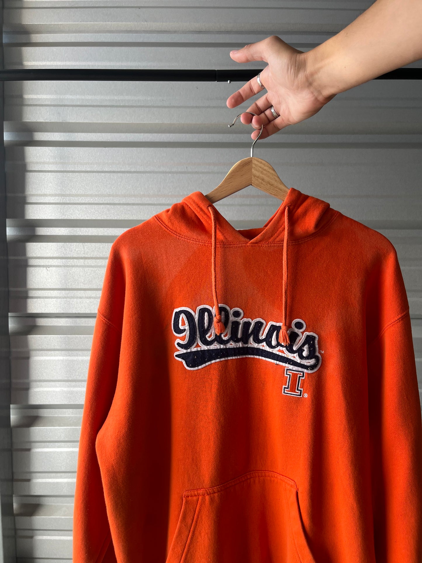 Vintage Faded Illinois Hoodie - Medium
