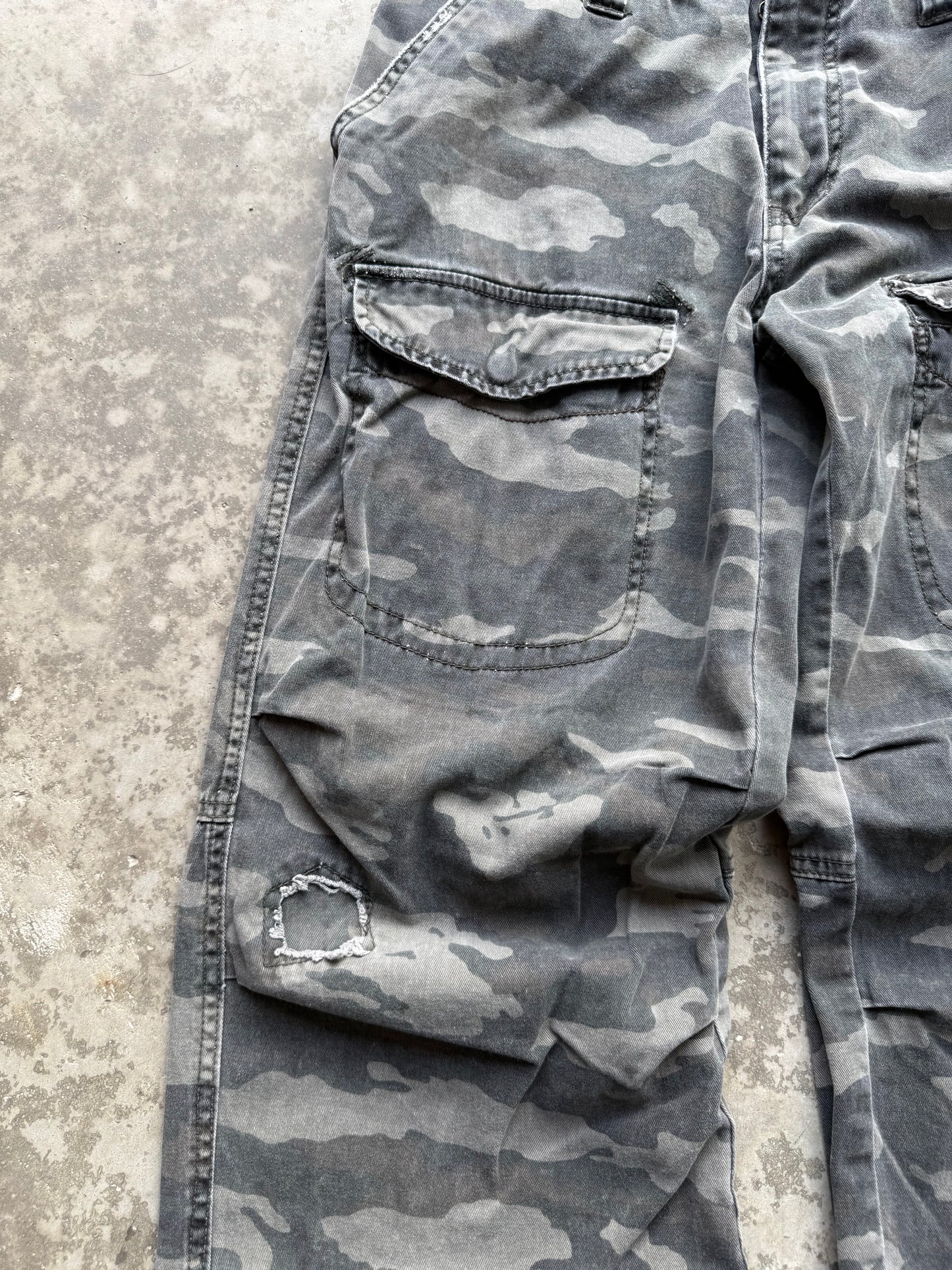 Vintage Plugg Baggy Camo Pants - 30
