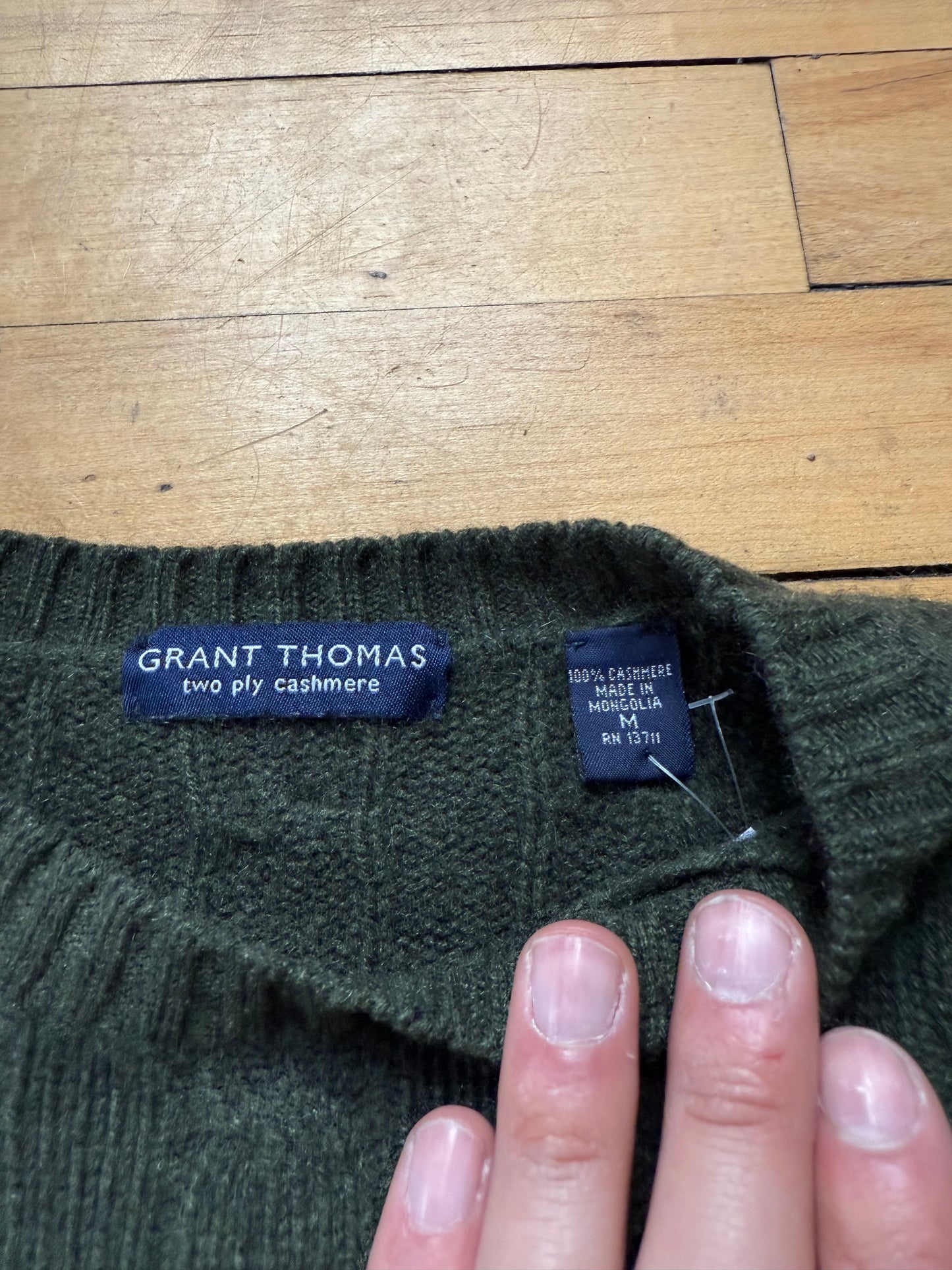 90s Grant Thomas Cashmere Cable knit Sweater - Large